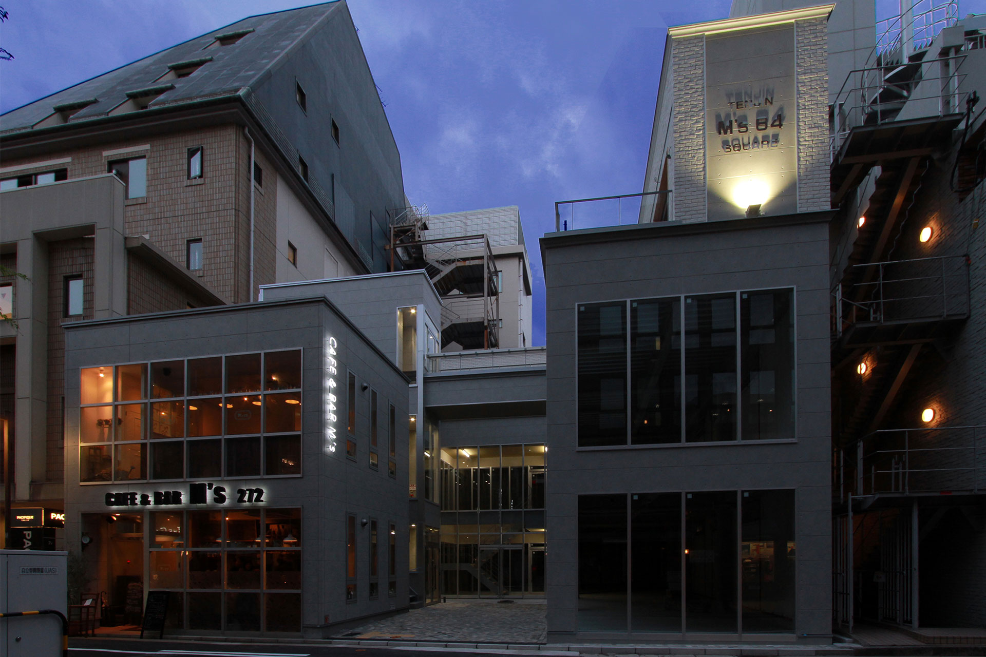 TENJIN M's 64 SQUARE